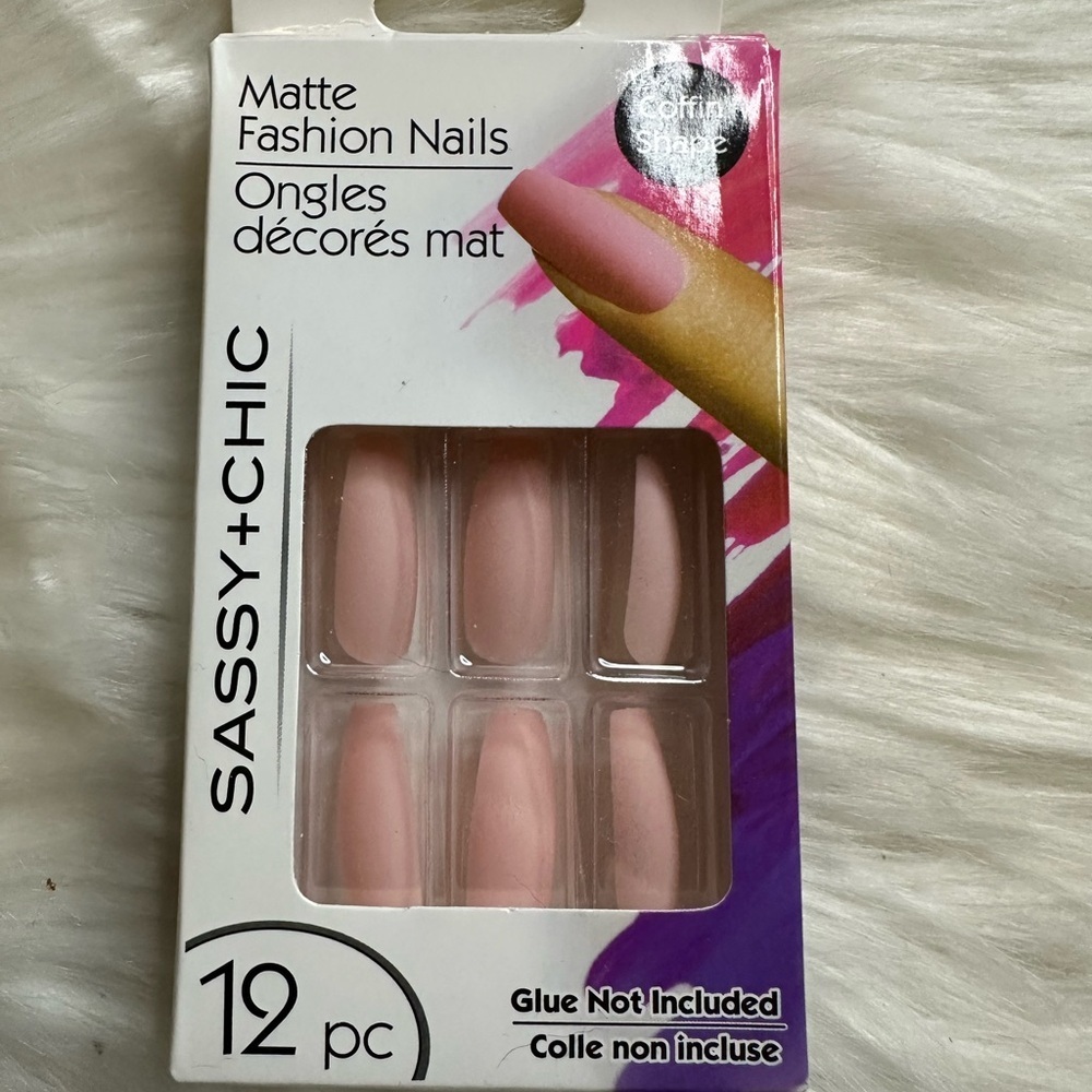 🩷5/$10🩷 Sassy+Chic Matte Fashion Nails